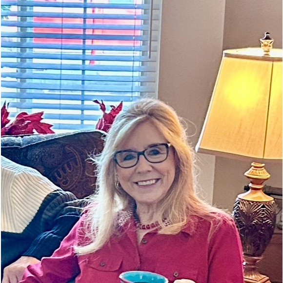 Meet your Posher, Sheila - Picture 2 of 15